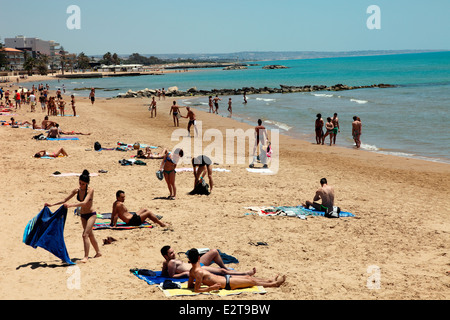 Marina di Ragusa beach en Sicile Banque D'Images