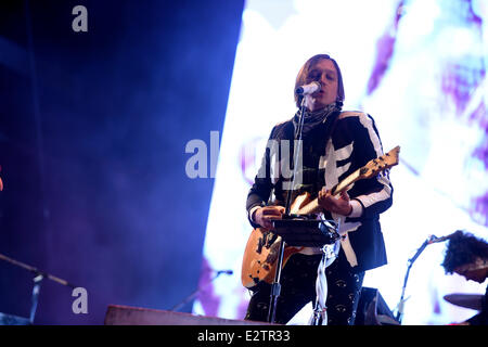 Scheessel, Allemagne. 20 Juin, 2014. Win Butler, le chanteur du groupe canadien Arcade Fire en prestation au festival rock d'ouragan à Scheessel, Allemagne, 20 juin 2014. 80 groupes se produire au festival jusqu'au 22 juin. Photo : Alexander Koerner/dpa/Alamy Live News Banque D'Images