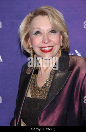 Première de 'Cinderella' au théâtre de Broadway - Arrivées avec : Julie Halston Où : New York, NY, United States Quand : 03 Mars 2013 Banque D'Images