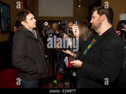 James Franco arrive à l'Alamo Drafthouse Ritz pour une projection spéciale du goudron à Austin, Texas 3.6.2013 une jam session dans la forme cinématographique - TAR est un court film collection inspirée par l'œuvre du poète C.K. Williams, vainqueur du prix Pulitzer. Written Banque D'Images