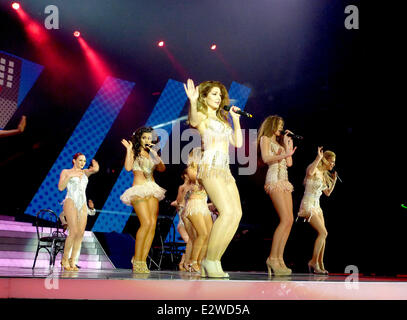 Girls Aloud kickoff la jambe écossais de leur '10 - The Hits Tour' au SECC Avec : Cheryl Cole Kimberley,Walsh,Nicola Roberts,Sarah Harding, Nadine Coyle, Girls Aloud Où : Glasgow Quand : 09 Mars 2013 Banque D'Images