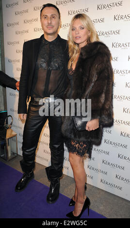 Kate Moss et un ami assister à la partie soins capillaires Kérastase, pour lancer officiellement Moss comme le visage de la société. Avec : Kate Moss Où : London, Royaume-Uni Quand : 11 Mars 2013 Banque D'Images