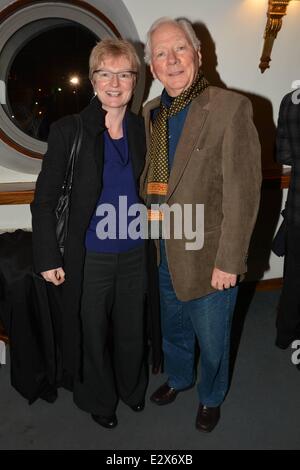 Soirée d'ouverture de 'Krapp's Last Tape' avec John Hurt au Gate Theatre comprend : Eimear O'Connor,Gay Byrne Où : Dublin, Irlande Quand : 20 Mars 2013 Banque D'Images