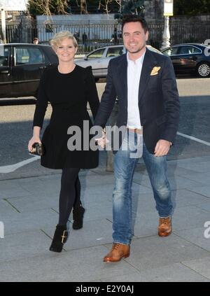 Cocktail tenue à Hugh Lane Gallery avant de 'Oblivion' premiere comprend : Cecelia Ahern,David Keoghan Où : Dublin, Irlande Quand : 03 Avr 2013 Banque D'Images