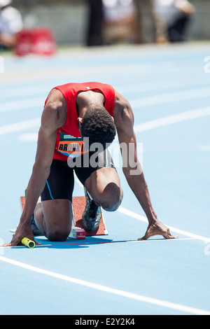 Dans les starting-blocks pour le métro pour Hommes 4x400m relais à l'Adidas 2014 Grand Prix d'athlétisme. Banque D'Images