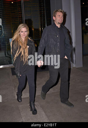 Avril Lavigne et Chad Kroeger dehors et environ avec : Chad Kroeger,Avril Lavigne Où : Los Angeles, California, United States Quand : 08 Avr 2013 Banque D'Images