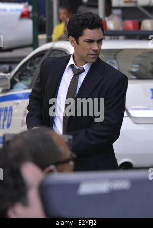 Vu les acteurs sur l'ensemble de "la loi et l'ordre :' SVU dans Lower Manhattan avec : Danny Pino Où : New York, New York , États-Unis Quand : 10 Avr 2013ENN.com Banque D'Images