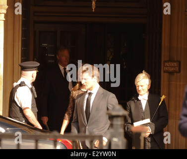 La famille et les amis de la baronne Margaret Thatcher s'écarter la chapelle de St Mary Undercroft après le service privé avec : Amanda Thatcher,Michael Thatcher Où : London, Royaume-Uni Quand : 16 Avr 2013 Banque D'Images