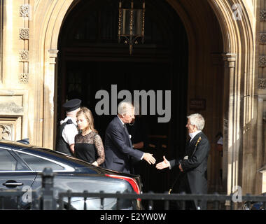 La famille et les amis de la baronne Margaret Thatcher s'écarter la chapelle de St Mary Undercroft après le service privé comprend : Sir Mark Thatcher,Amanda Thatcher Où : London, Royaume-Uni Quand : 16 Avr 2013 Banque D'Images