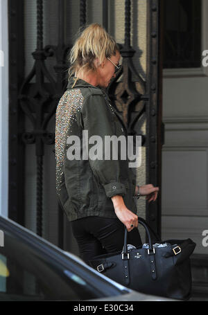 Sarah Harding arrive en mer ford House, Belgrave Square avant qu'elle est annoncée comme "charité" de l'accueil à venir nouveau ambassadeur comprend : Sarah Harding Où : London, Royaume-Uni Quand : 23 Avr 2013 Banque D'Images