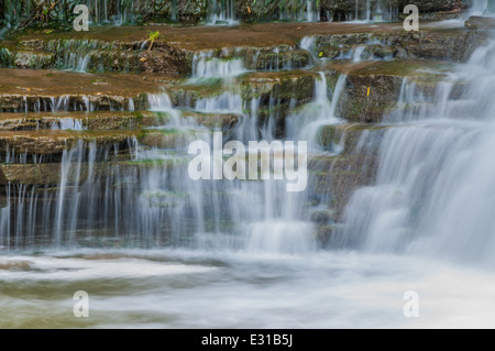 L'eau tombe à Glen Park, Williamsville New York. Banque D'Images