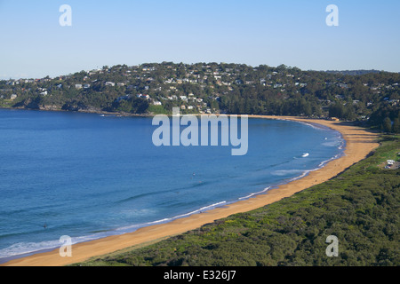 Palm Beach de Sydney depuis le promontoire de barrenjoey, Sydney, Nouvelle-Galles du Sud, Australie sur un ciel bleu hiverne en 2014 Banque D'Images