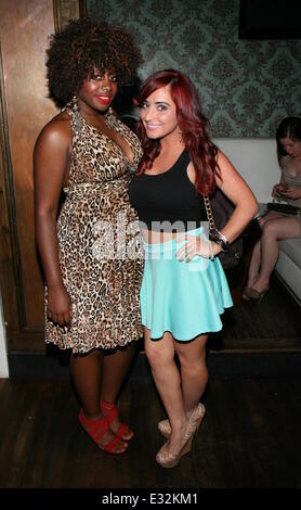 "Rok Star Style de vie" Celebrity Publicist Marie conduit anniversaire Extravaganza hébergé par Jack & Thriller Angelina Pivarnick MTV à Chelsa Manor comprend : Marie Angelina Pivarnick,Conduit Où : New York, NY, United States Quand : 21 mai 2013 Banque D'Images