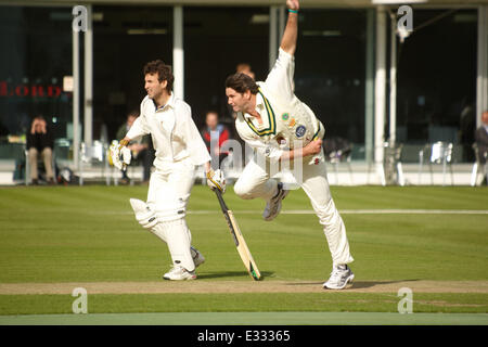 Match de cricket de bienfaisance Bunbury contre Mike Brearley XI du Lords Cricket Ground la collecte de fonds pour l'unité de psychothérapie de Camden. Avec : Chris Cairns où : London, Royaume-Uni Quand : 25 mai 2013 Banque D'Images