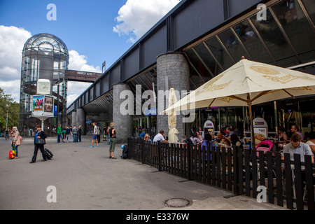 Gare principale de Prague, Hlavni Nadrazi, gare internationale, Prague, République tchèque, Europe Banque D'Images
