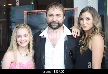 'Speak" Los Angeles premiere au Music Hall Theatre à Beverly Hills - Arrivées avec : Olivia Cavender,Roze,Gabr Banque D'Images