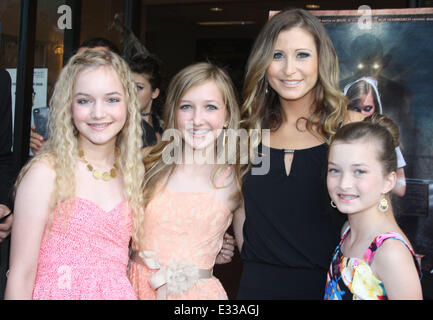 'Speak" Los Angeles premiere au Music Hall Theatre à Beverly Hills - Arrivées avec : Olivia Cavender,Annalise Banque D'Images