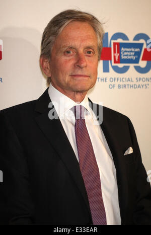 American Cancer Society qui a eu lieu les célébrations du centenaire à l'Hudson Theatre avec : Michael Douglas Où : New York, NY, United States Quand : 03 Juin 2013vid/DMBJ/WENN.com Bodrick Banque D'Images