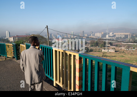 Sur les toits de la ville avec l'hôtel Sheraton. Addis Abeba. L'Éthiopie. Banque D'Images