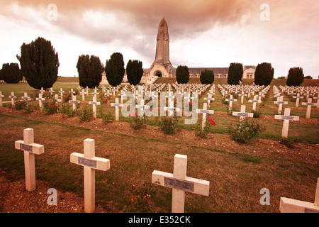 Ossuaire de Douaumont à Verdun France Banque D'Images