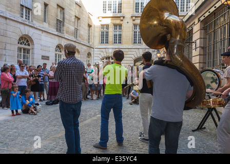Paris, France, Jazz Music Performing, Festival National annuel de musique 'Fete de la musique » Street (Journée mondiale de la musique) dans le Marais, Français authentique Banque D'Images