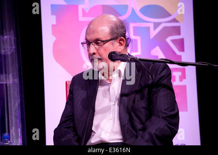 Dublin, Irlande. 22 Juin, 2014. Écrivain Salman Rushdie traite de la Roman à la fête du livre, Dalkey Dalkey Mairie, Dalkey, Dublin, Irlande. Dimanche 22 juin 2014. Credit : Doreen Kennedy/Alamy Live News Banque D'Images