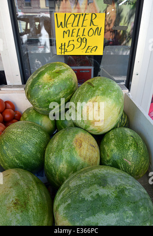 Un signe à un supermarché indien à Jackson Heights Queens New York avec un mot mal orthographié. Banque D'Images