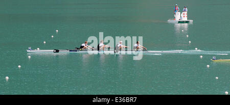 Aiguebelette, France. 22 Juin, 2014. Coupe du monde d'Aviron de la FISA. L'équipe de la Nouvelle-Zélande remporte la médaille d'or dans la finale 4 masculin poids léger. Credit : Action Plus Sport/Alamy Live News Banque D'Images