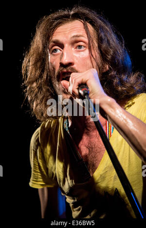 Sesto San Giovanni, Milan, Italie. 21 juin 2014. L'American gypsy punk Gogol Bordello effectue live au Carroponte au cours de la 'conspiration' Pura Vida Tour Crédit : Rodolfo Sassano/Alamy Live News Banque D'Images