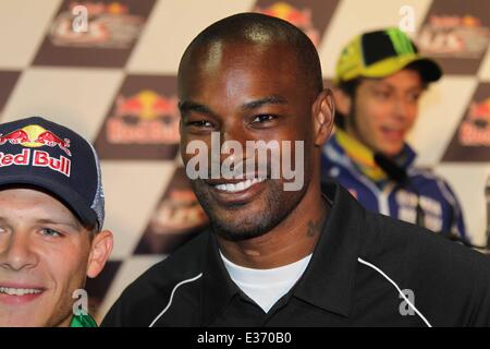 Tyson Beckford visite l'US Grand Prix Moto sur Laguna Seca Raceway à Monterey comprend : Stefan BRADL,Tyson Beckford Où : Salinas, California, United States Quand : 21 juillet 2013 **Non disponible pour publication en Allemagne** Banque D'Images