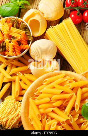 Différents types de pâtes alimentaires sèches Banque D'Images