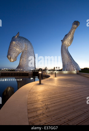 Kelpies de nuit, Falkirk, Ecosse centrale Banque D'Images