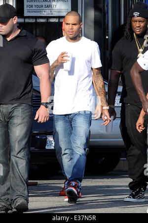 Chanteur Chris Brown le tournage de son dernier film 'Love Plus' à Hollywood avec : Chris Brown Où : Hollywood, CA, États-Unis Banque D'Images