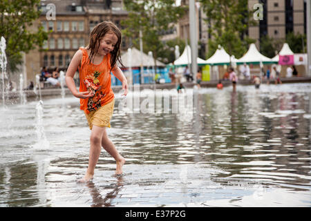 Bradford, City Park, piscine Miroir Banque D'Images