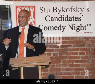 Stu Bykofsky 23e soirée de comédie des candidats au profit de la variété Club à Finnegan's Service comprend : Cory Booker Où : Philadelphia, États-Unis Quand : 21 août 2013 Banque D'Images