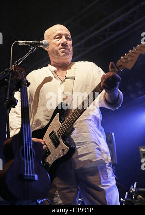 Neil Innes Performing at Liverpool O2 Academy comprend : Neil Innes Où : Liverpool, Kingsland, Royaume-Uni Quand : 26 août 2013 Banque D'Images