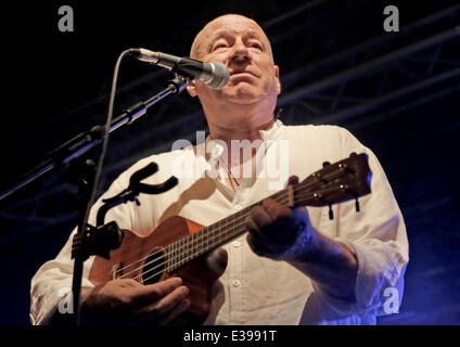 Neil Innes Performing at Liverpool O2 Academy comprend : Neil Innes Où : Liverpool, Kingsland, Royaume-Uni Quand : 26 août 2013 Banque D'Images