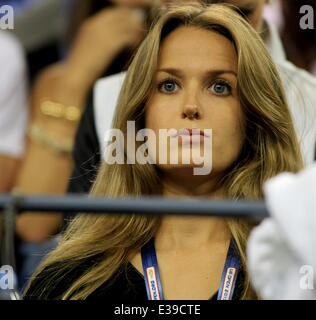 Kim Sears watches copain Andy Murray à la compétition de l'US Open 2013 Avec : Kim Sears Où : New York, NY, United States Quand : 29 août 2013 Banque D'Images