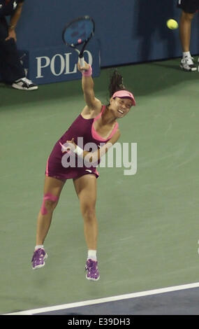 Joueur chinois Zheng Jie bat Venus Williams à l'US Open de Tennis de Flushing Meadows Park comprend : Zheng Jie Où : Flushing Meadows, New York, United States Quand : 29 août 2013 Banque D'Images