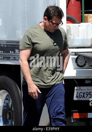 Comédien acteur Steve Carell montre sa poitrine portant des vêtements d'entraînement sur l'ensemble de 'Alexander et le Terrible, horrible, pas bon, très mauvais jour' en tournage à Los Angeles avec : Steve Carell Où : Los Angeles, CA, United States Quand : 03 Sep Banque D'Images