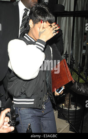 Cara Delevingne et Rihanna au restaurant Nozomi : Rihanna Où : London, Royaume-Uni Quand : 11 août 2013 Banque D'Images