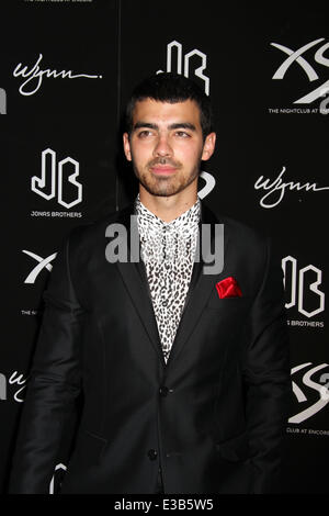 NICK JONAS célèbre son 21e anniversaire à XS Nightclub dans le Wynn Las Vegas à Las Vegas, NV le 9-15-13 comprend : Joe Jonas Banque D'Images