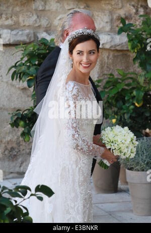 Le mariage du Prince Félix de Luxembourg et Claire Lademacher à la Basilique Sainte Marie-Madeleine avec : Claire Lademacher Où : Saint Maximin, France Quand : 21 août 2013 Banque D'Images