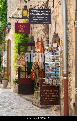 Magasin de souvenirs dans les Beaux, Provence, France Banque D'Images