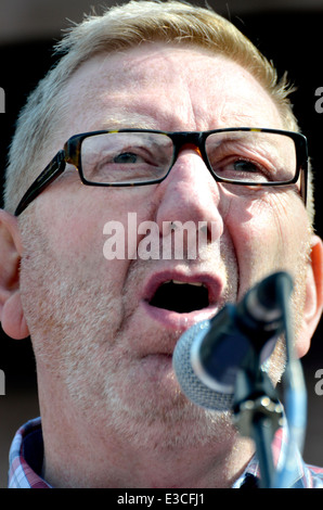 Len McCluskey de UNITE parlant en place du Parlement, Londres, 21 juin 2014 Banque D'Images