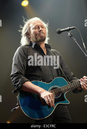 Barry Gibb effectuant à la Manchester Arena avec : Barry Gibb où : Manchester, Royaume-Uni Quand : 29 août 2013 Banque D'Images