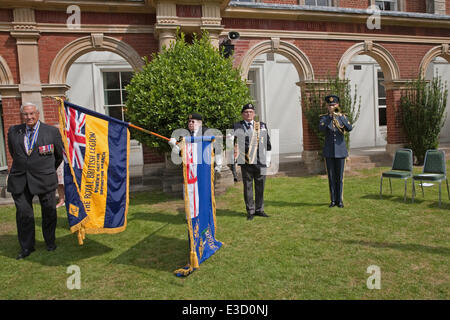 Bromley,UK,23 juin 2014,la Royal British Legion le personnel le conseil de Bromley le lever du drapeau annuel Crédit ceremon : Keith Larby/Alamy Live News Banque D'Images