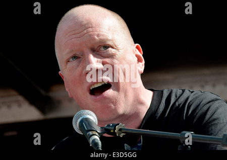 Matt Rack - Secrétaire général de l'Union européenne - Pompiers parlant en place du Parlement, Londres, 21 juin 2014 Banque D'Images