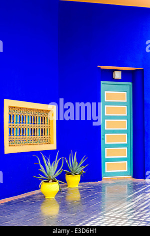 Détail d'un corner dans le magnifique jardin Majorelle restauré avec soin par Yves Saint-Laurent à Marrakech, Maroc, Afrique du Nord Banque D'Images