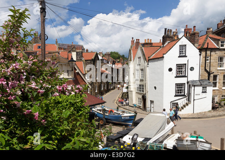 Robin Hood's Bay en été Yorkshire Angleterre UK Banque D'Images